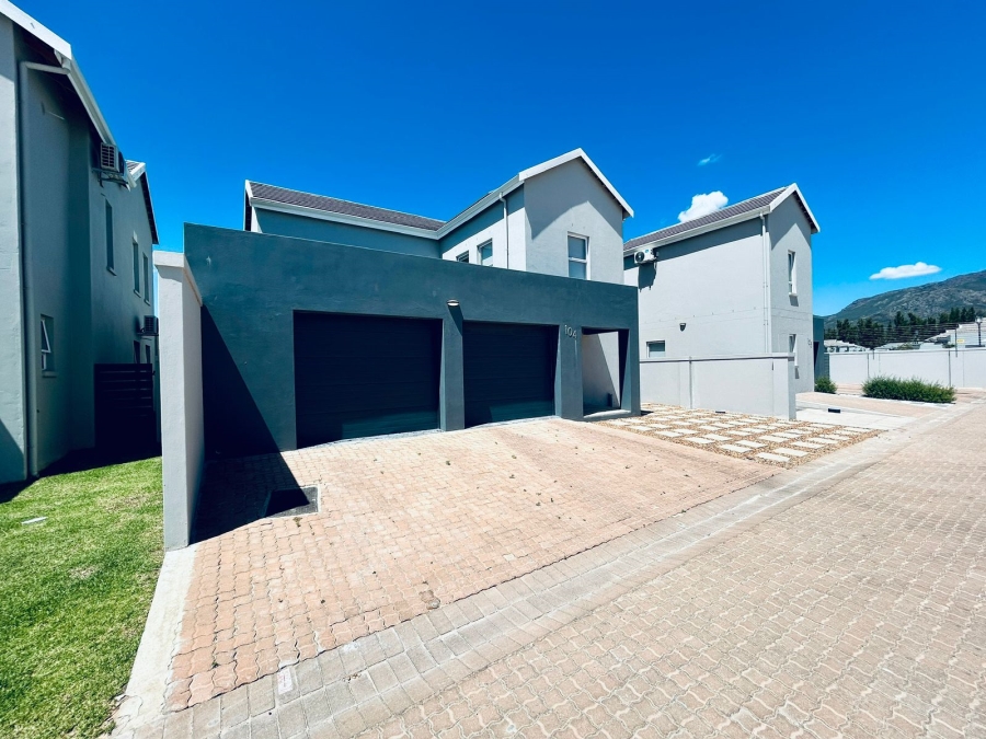 3 Bedroom Property for Sale in Mountain Crest Private Estate Western Cape